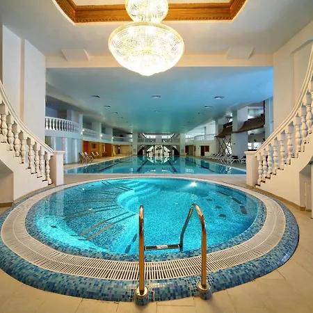Resort Royal And Geneva Truskavets