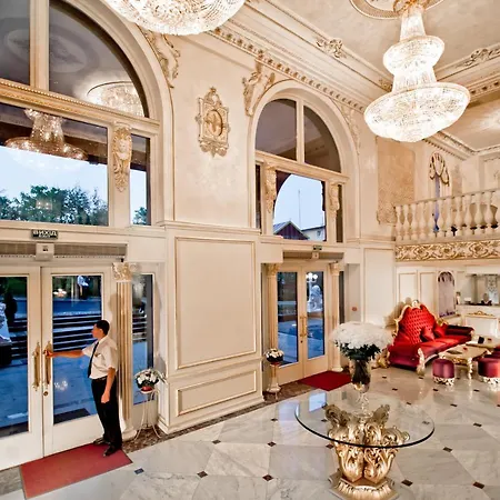 Royal And Geneva Feriested Truskavets