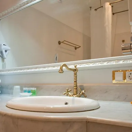 Royal Hotel&spa Geneva Resort Truskavets