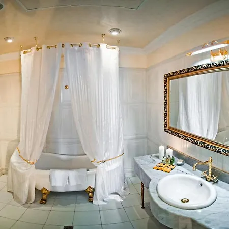 Royal And Geneva 5* Truskavets