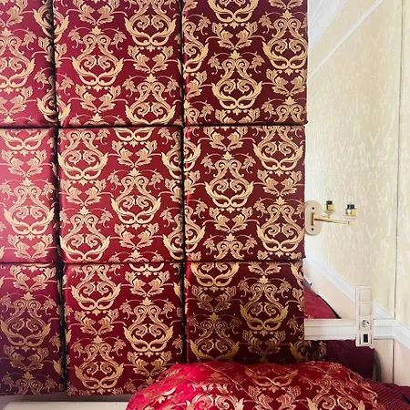 Royal And Geneva Resort 5*